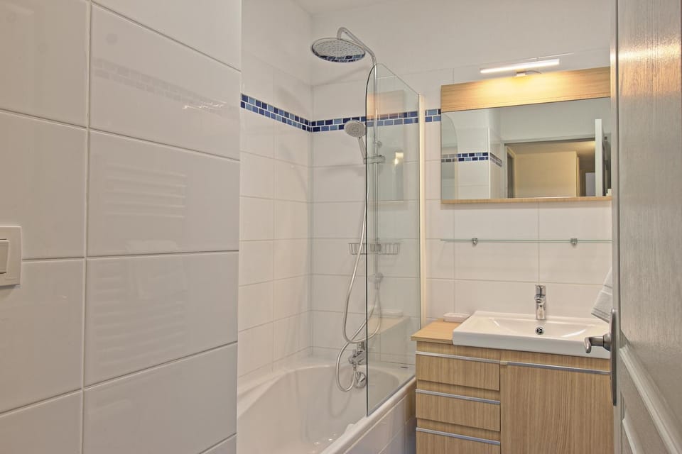 Shower, Bathroom, Bath