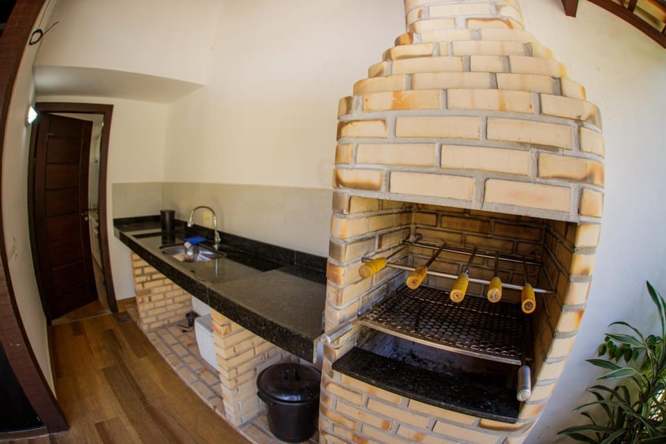 BBQ facilities, Kitchen or kitchenette, stove