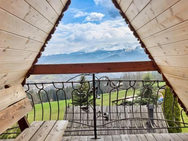 Balcony/Terrace, Mountain view