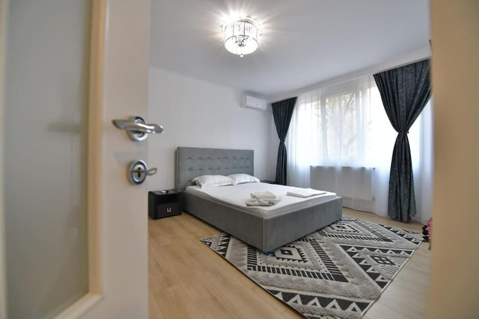 Luxury Studio / M Romancierilor Apartment in Bucharest