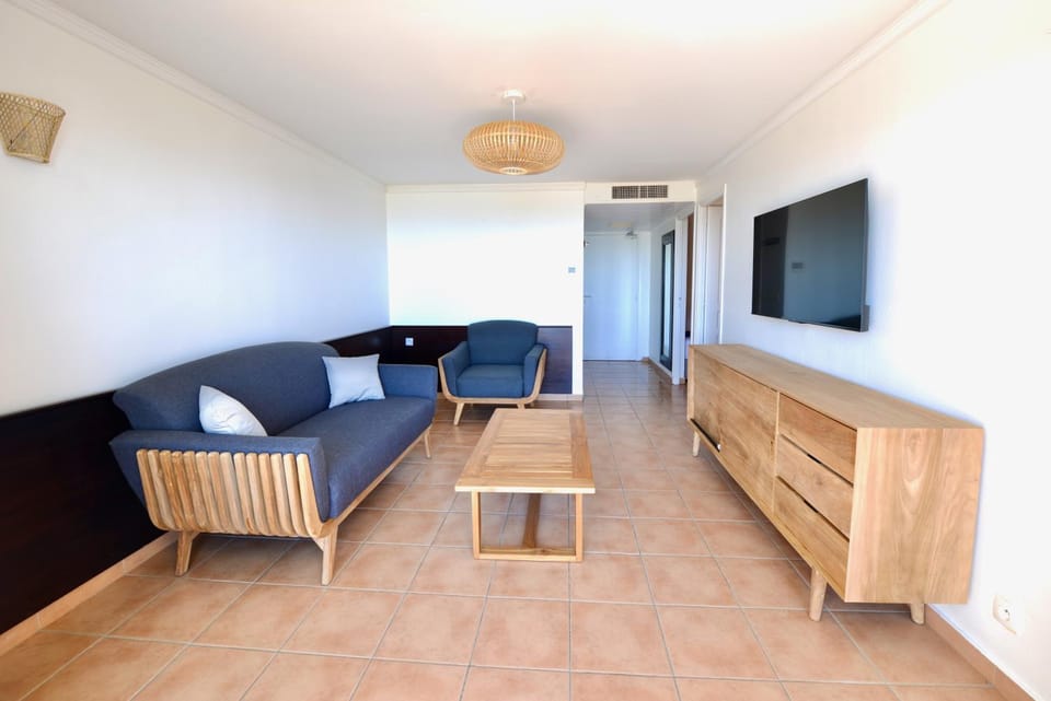 TV and multimedia, Living room, air conditioner