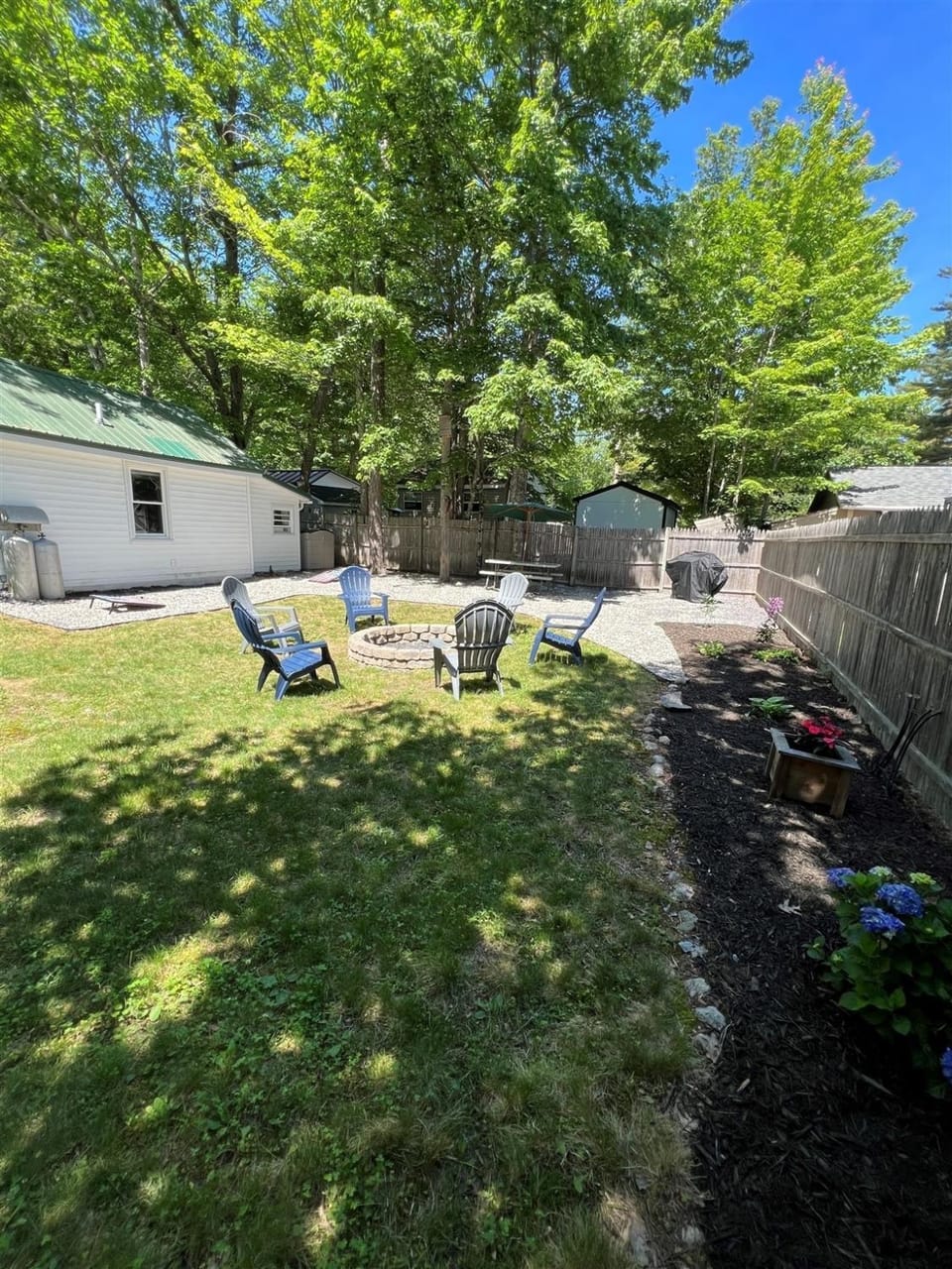 MAINE STAY LAKE HOUSE-LIMIT12 home House in Sebago Lake