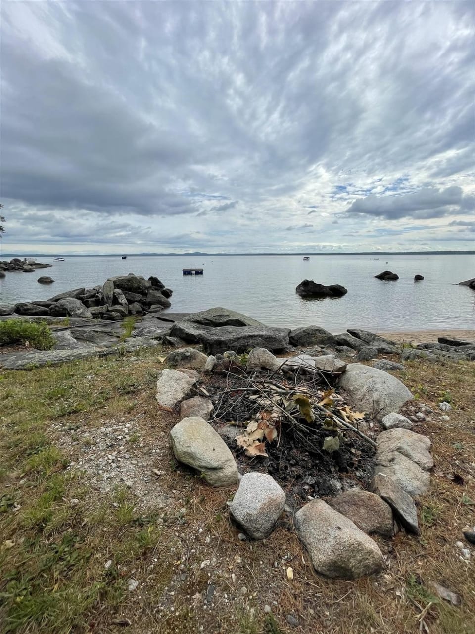 ROCKY BEACH LIMIT 5 cabin Cabin in Sebago Lake