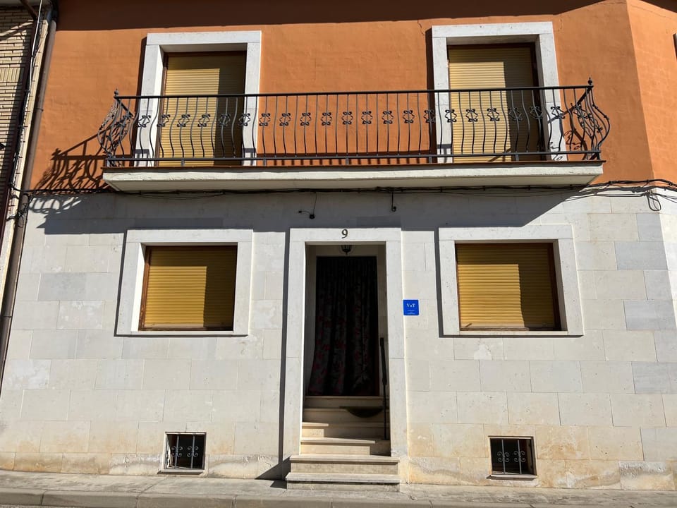 Facade/entrance, Balcony/Terrace