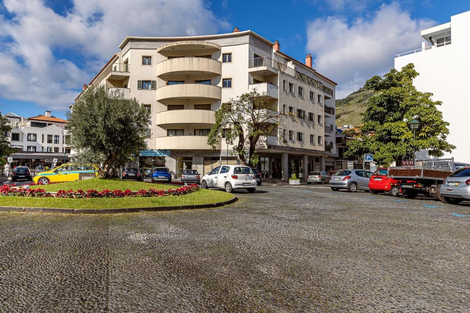 Property building, Location