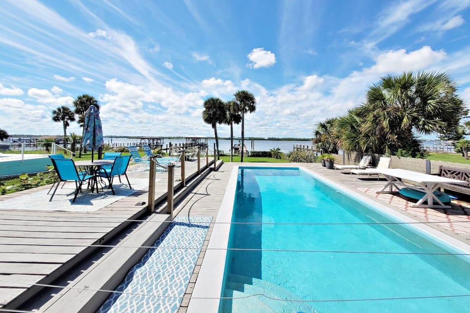 Sunset Palms - S Peninsula Drive House in Daytona Beach Shores