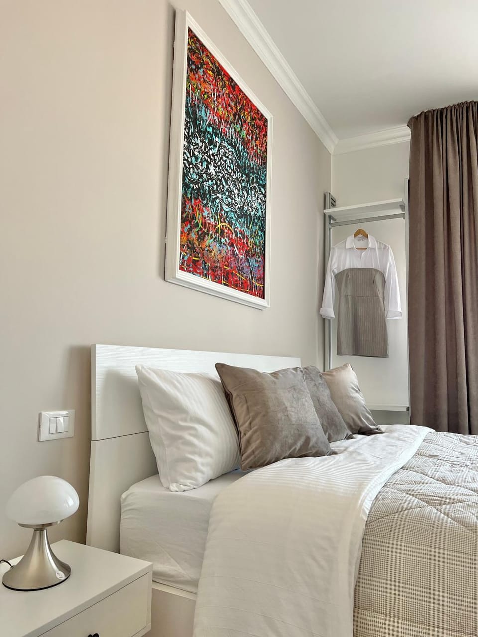 Bed, Photo of the whole room, Bedroom