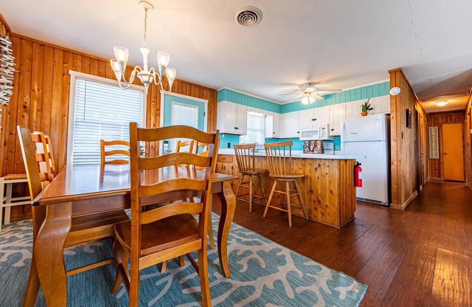 Serendipity - KDH MP 6.5, Oceanfront, Amazing Ocean View, Hot Tub, Pets OK, YR Flex Stays House in Kill Devil Hills