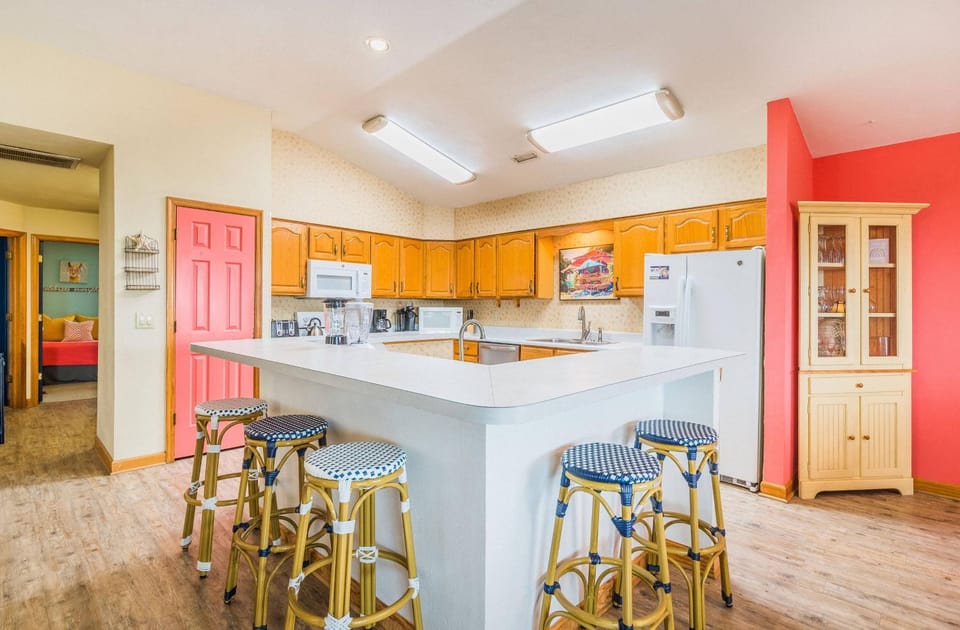 An American Dream - Nags Head MP 10, Oceanfront, Pool, Hot Tub, Pets OK House in Kill Devil Hills