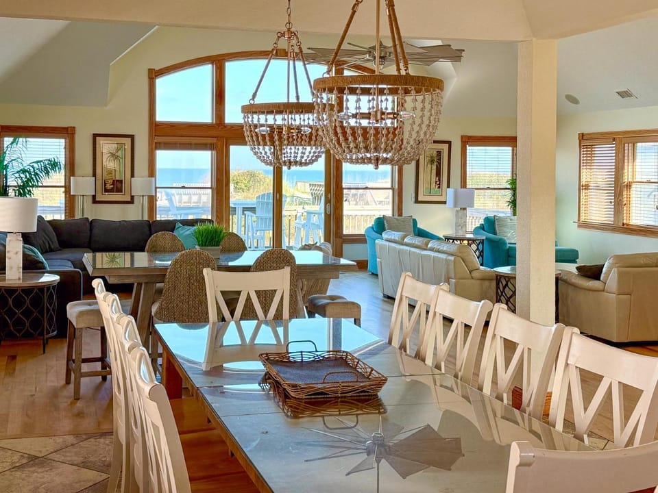 Ohana - Villages at Nags Head, Oceanfront, Elevator, Pool, Cabana, Hot Tub, Pets OK, Flex Stays House in Nags Head