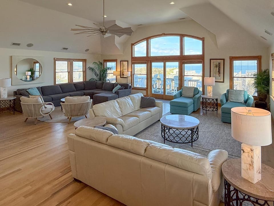Ohana - Villages at Nags Head, Oceanfront, Elevator, Pool, Cabana, Hot Tub, Pets OK, Flex Stays House in Nags Head