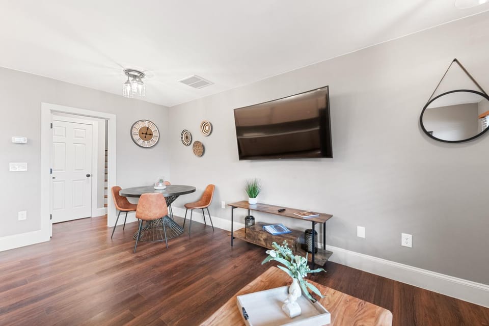 Lower Lakeshore Living Apartment in Lake Junaluska