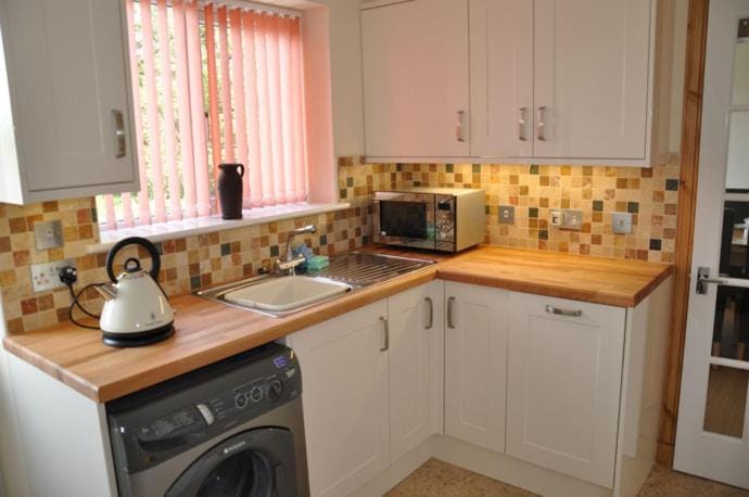 Coffee/tea facilities, Kitchen or kitchenette, dishwasher, oven, pet friendly, stove, toaster, washing machine