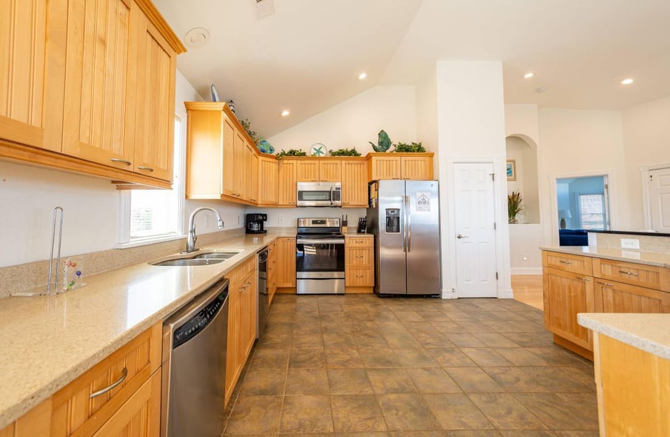 Atlantic Paradise - Southern Shores, 87 Yds to Beach, Pool, Hot Tub, Tiki Bar, Foosball House in Southern Shores