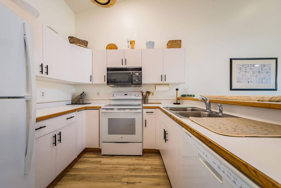 OCTIPI Your SenSEAS - Kitty Hawk, Sea Dunes, Open All Year, Flex Stays, Pool, Clubhouse House in Kitty Hawk