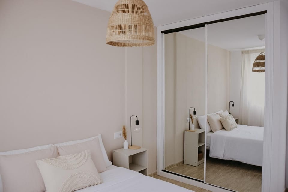 Photo of the whole room, Bedroom