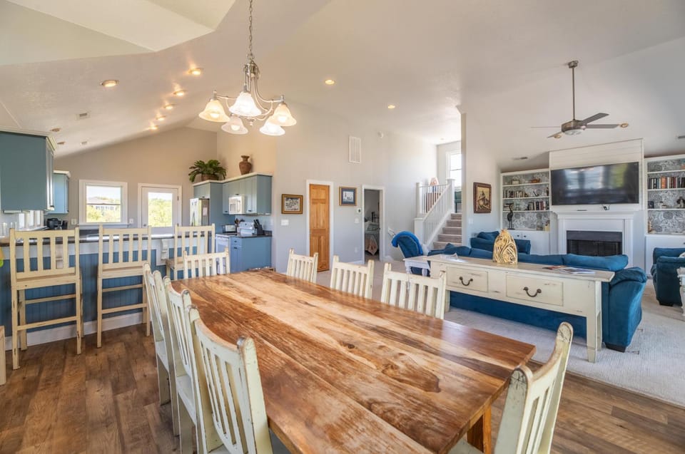 Allora - Corolla, Ocean Sands, 450 Yds to Beach, Pool, Hot Tub, Pool Table, Gas Fireplace, Pets OK House in Corolla