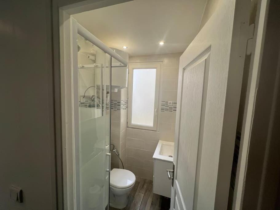 Quiet & bright studio 15min away from Paris Apartment in Île-de-France