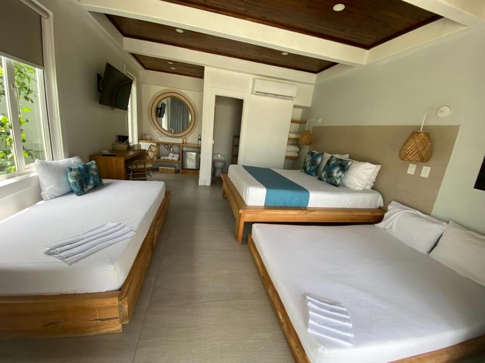 Bed, TV and multimedia, Bedroom