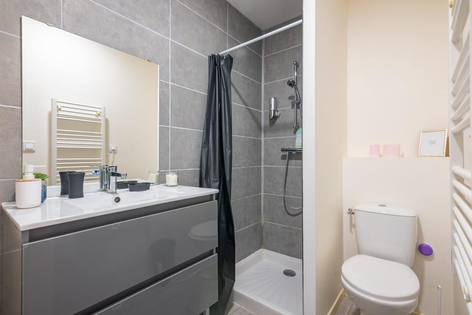 Shower, Toilet, Bathroom