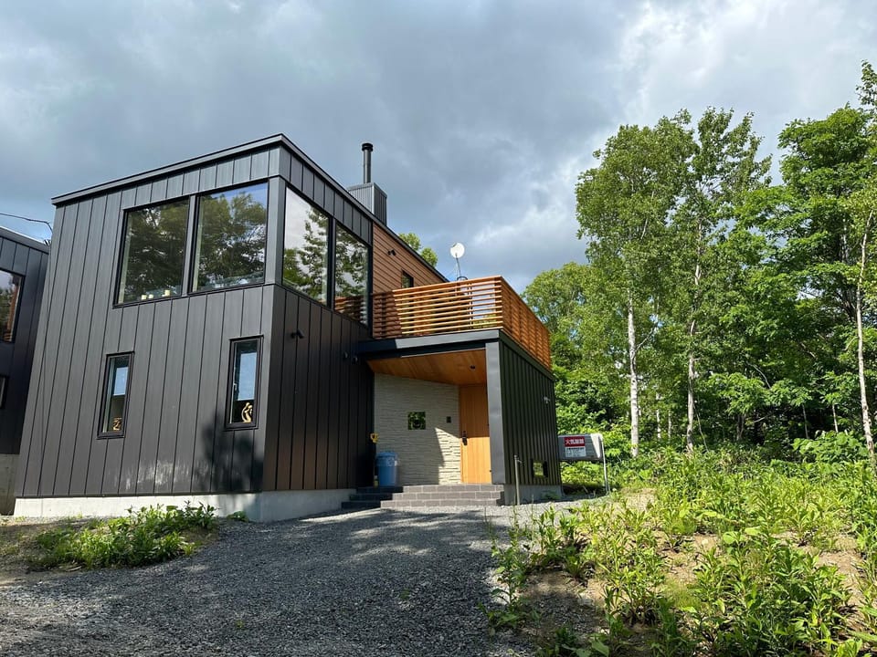 Property building, Day