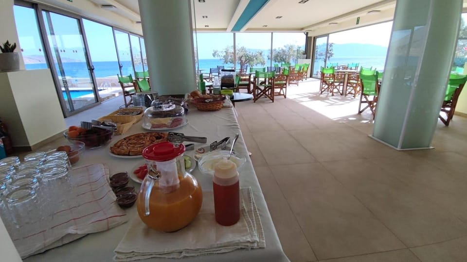 Sea view, Swimming pool, Breakfast, Buffet breakfast