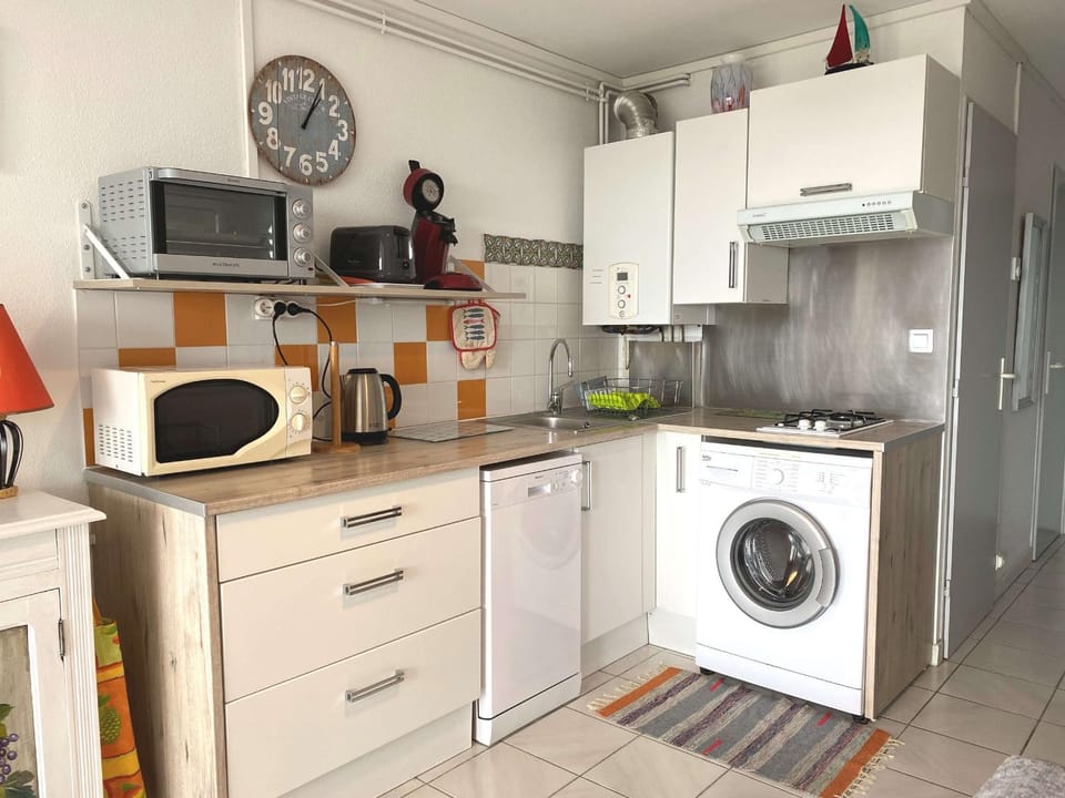 Charmant T1 avec climatisation, WIFI, parking à Balaruc-les-Bains - FR-1-553-218 Apartment in Balaruc-les-Bains