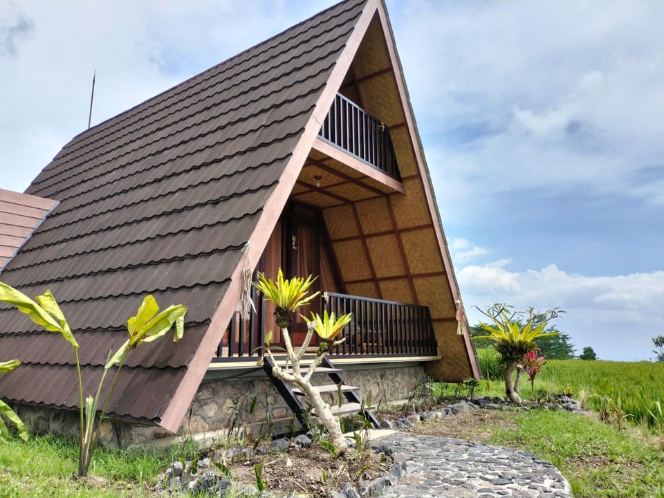 Property building, Garden, Garden view, Mountain view