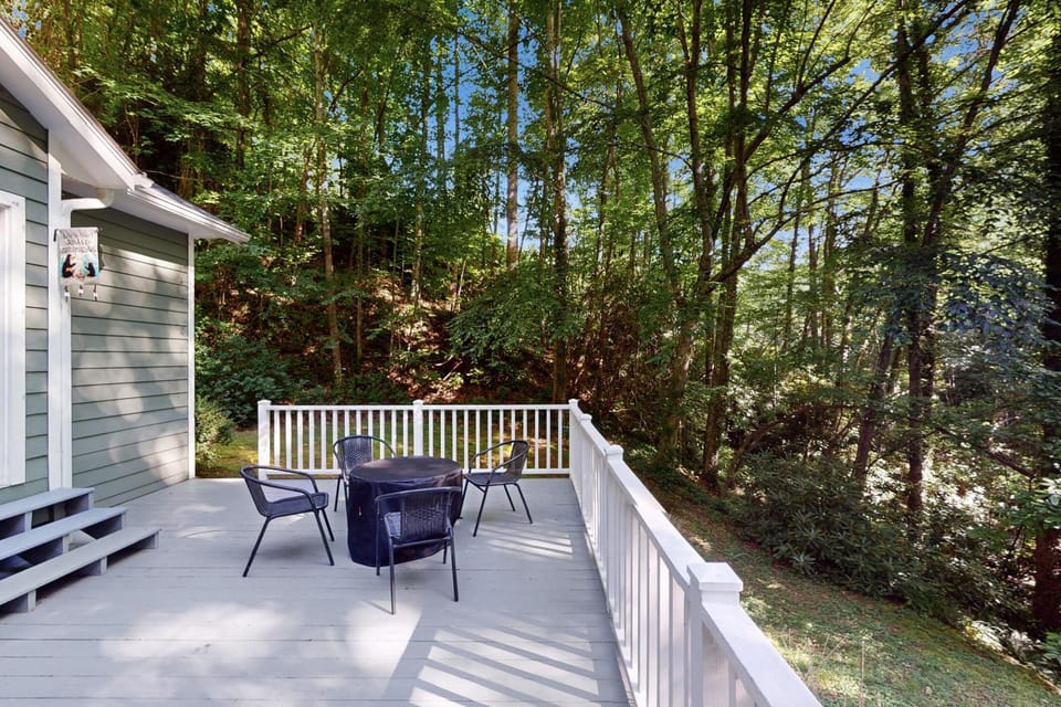 Cherry Tree Lodge House in Black Mountain