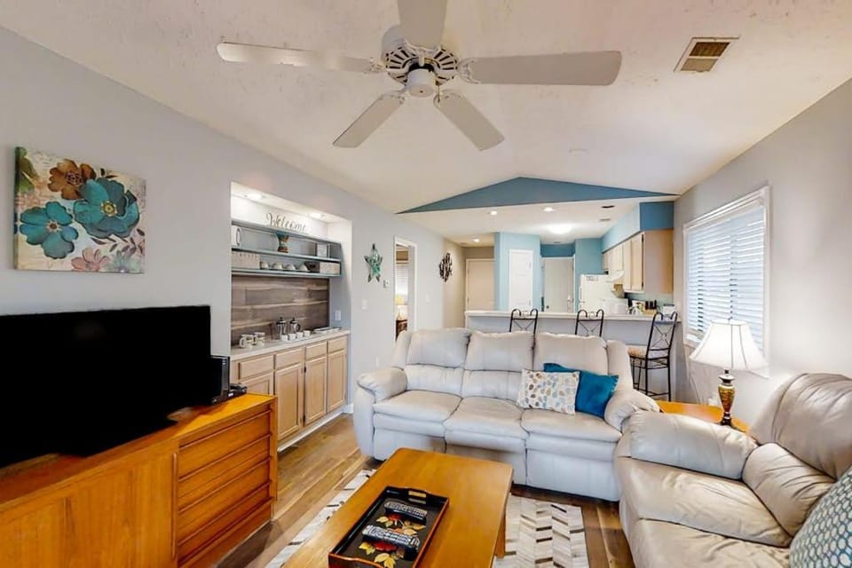 Pinehurst X-7 House in Little River
