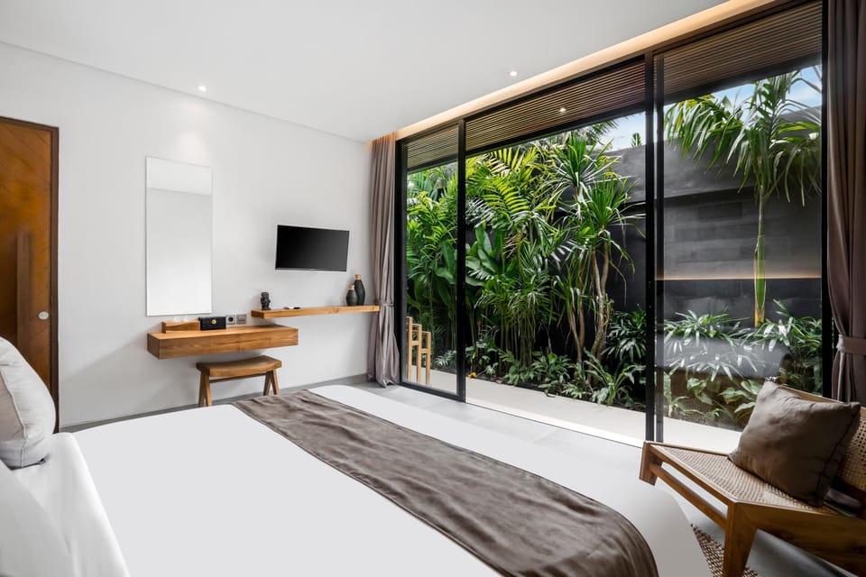 Bed, TV and multimedia, View (from property/room), Bedroom, air conditioner, air conditioner
