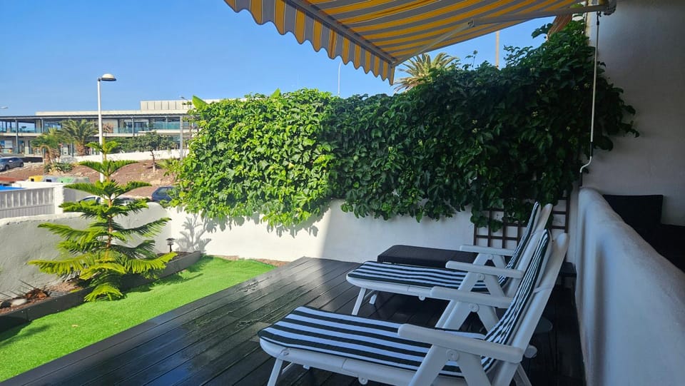 Balcony/Terrace, Garden view
