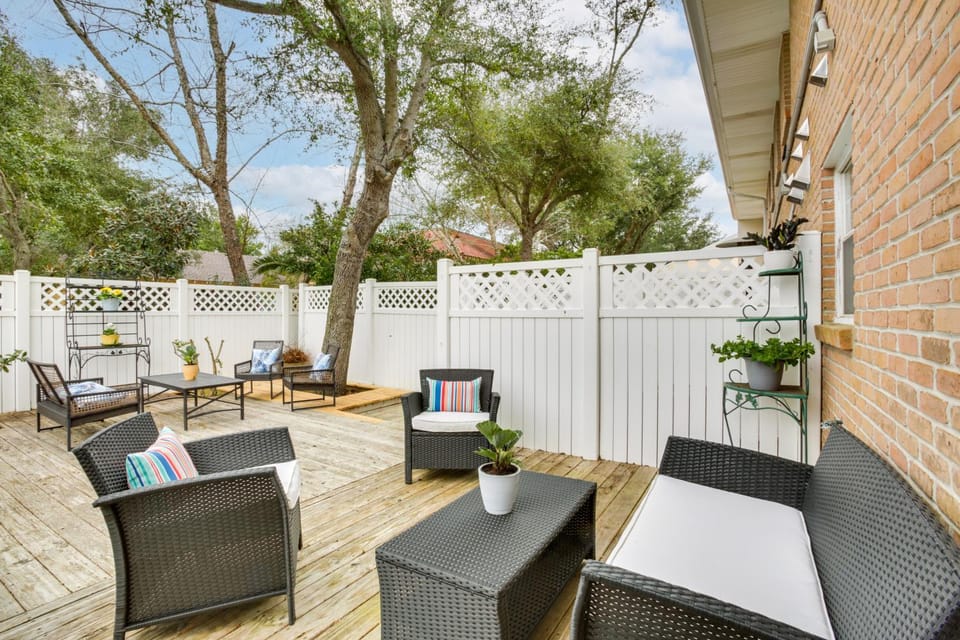 Old Town Bay St Louis Townhome: Walk to Beach House in Bay Saint Louis