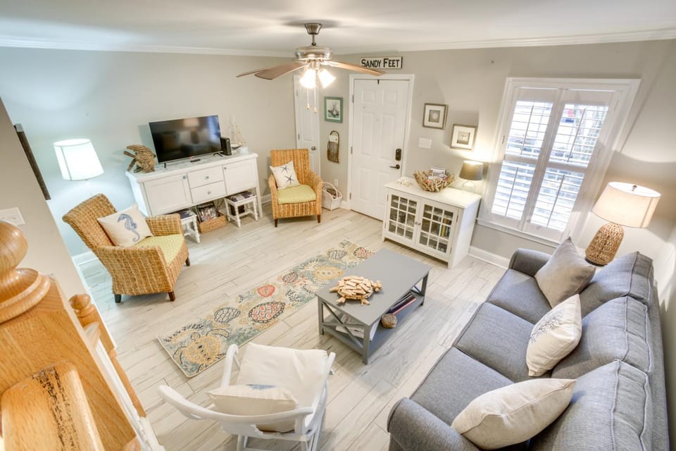 Old Town Bay St Louis Townhome: Walk to Beach House in Bay Saint Louis