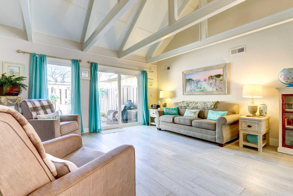 Community Perks! Sunny Hilton Head Island Retreat House in Hilton Head Island