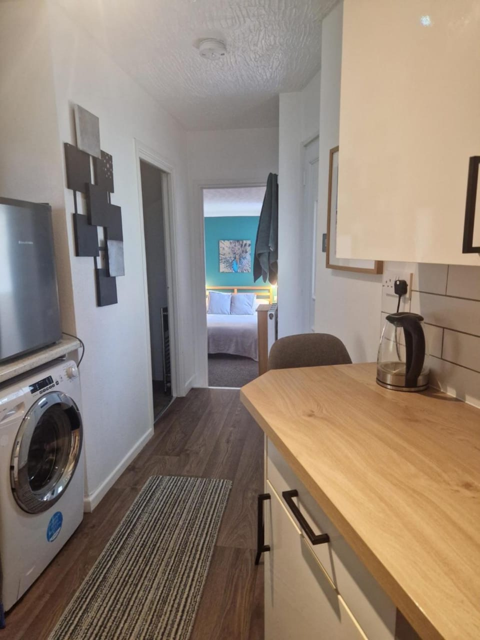 Bedroom, kitchen