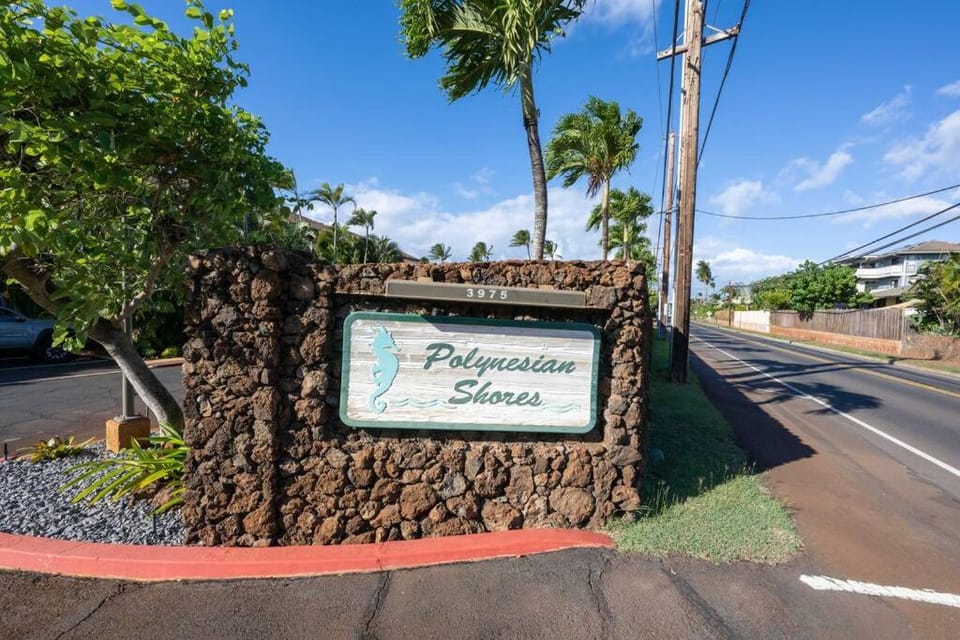 Oceanside-Spectacular View and Poolside Oasis House in Napili-Honokowai