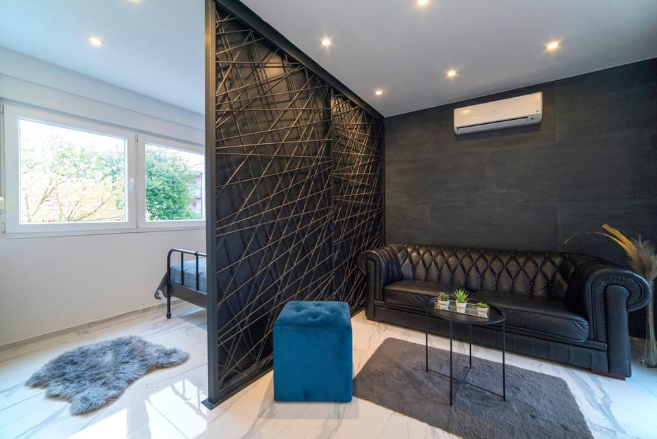 Living room, Seating area, air conditioner