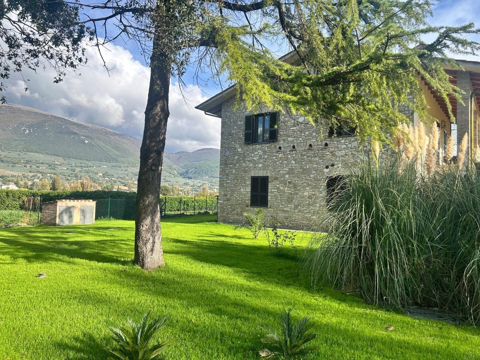 Property building, Natural landscape, Garden, Garden view, Mountain view