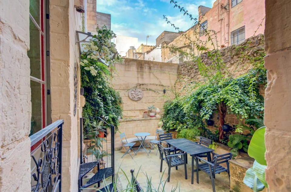 Boho Rooms Sliema Bed and Breakfast in Sliema