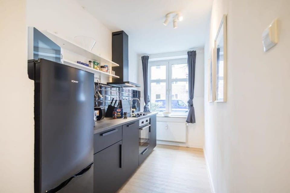 Kitchen or kitchenette, oven