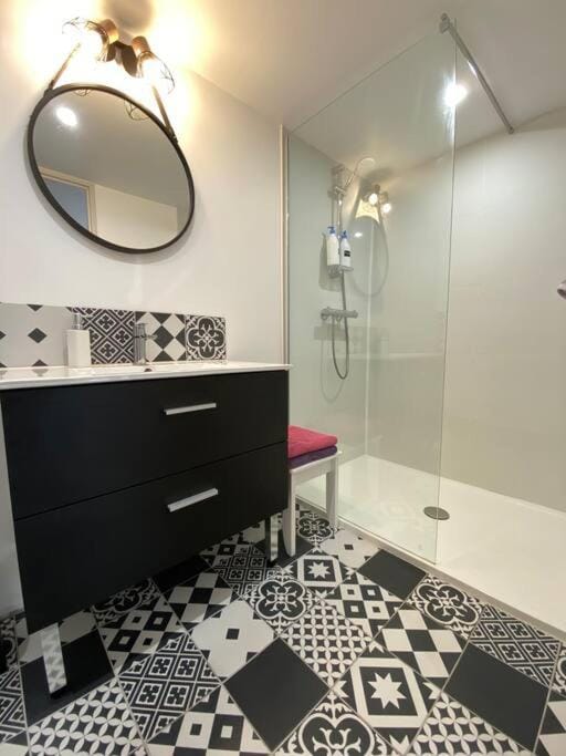 Shower, Bathroom