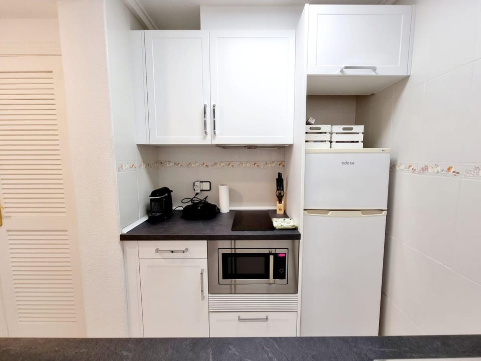 oven, kitchen