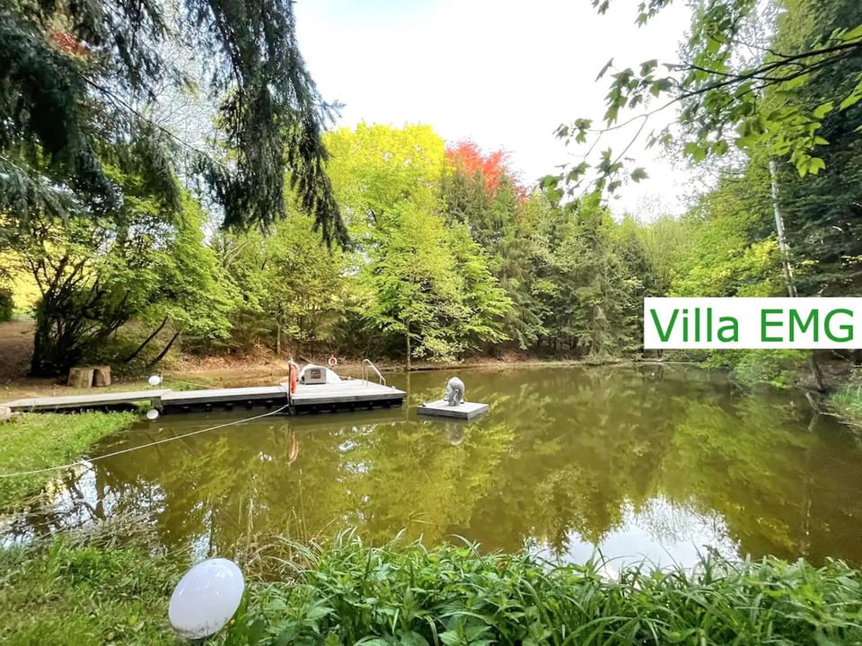 Spring, Day, Natural landscape, Activities, Lake view