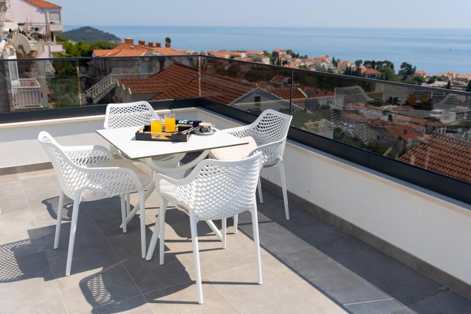 View (from property/room), Balcony/Terrace, Sea view