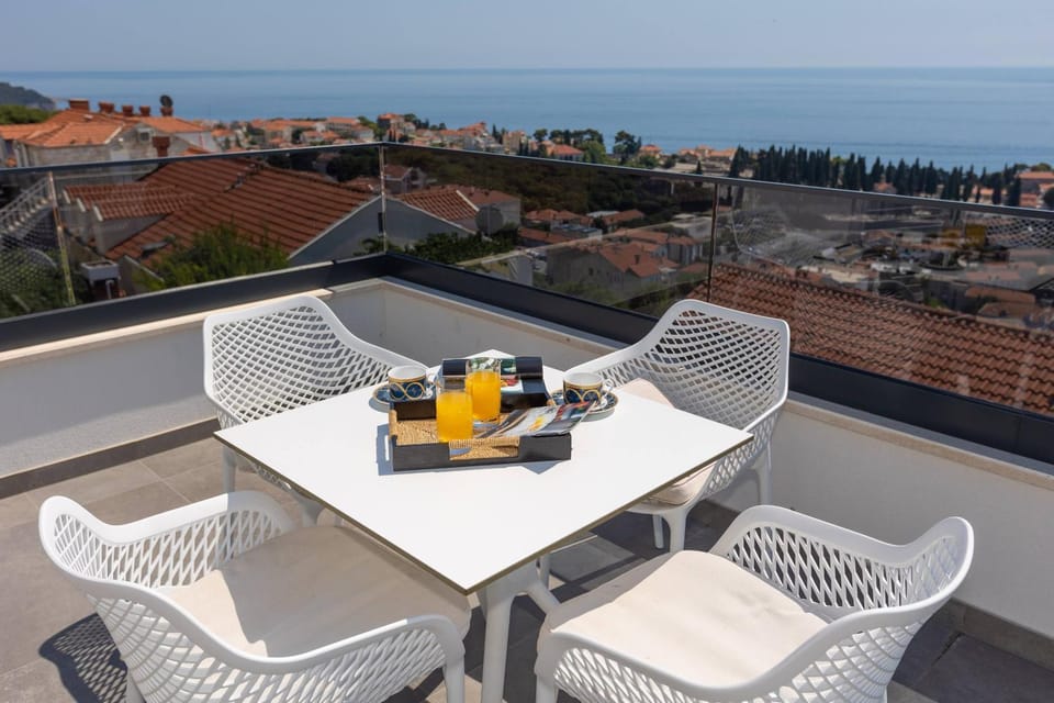 View (from property/room), Balcony/Terrace, Sea view