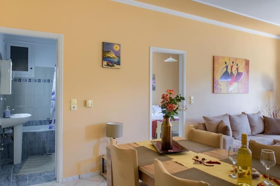 Living room, Seating area, Dining area