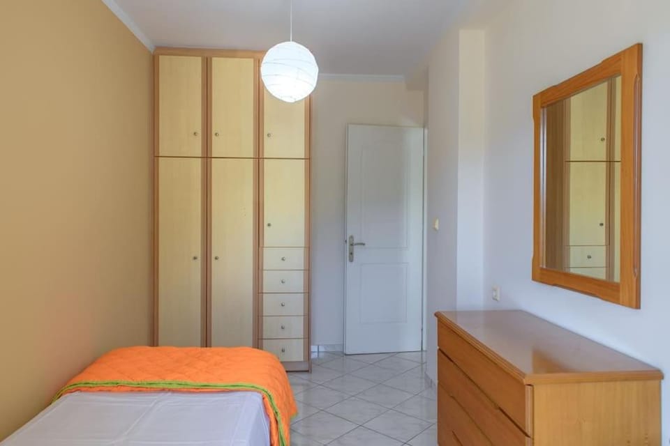 Bed, Photo of the whole room, Bedroom, wardrobe