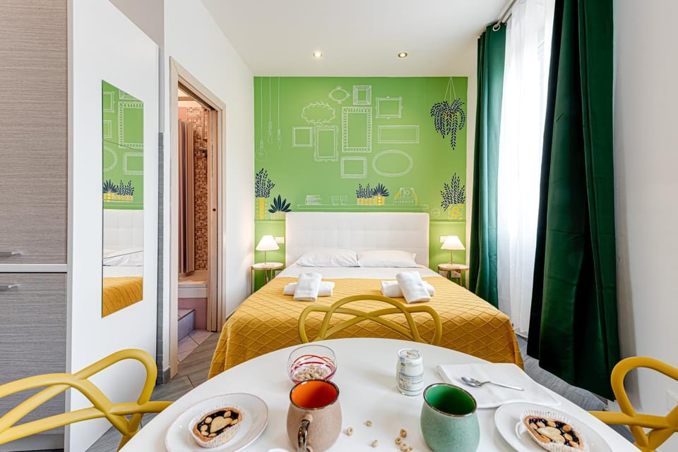 Bed, Living room, Photo of the whole room, Dining area, Bedroom