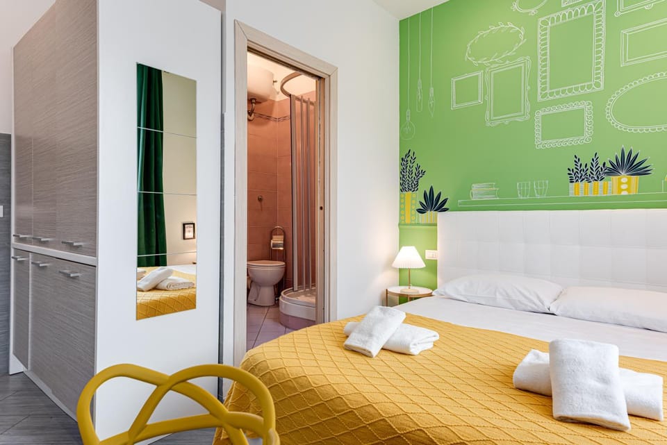 Bed, Bathroom, Photo of the whole room, Bedroom, towels, wardrobe